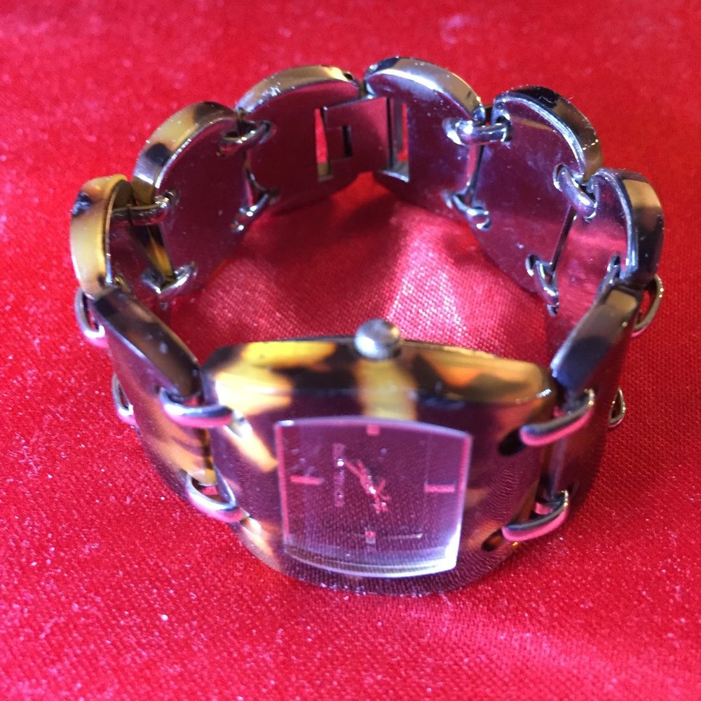 Michael Kors Womens Tortoise Bracelet Watch - Picture 2 of 4
